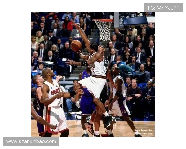 奥斯汀·里夫斯无球跑动提升三分出手效率明显拉开空间